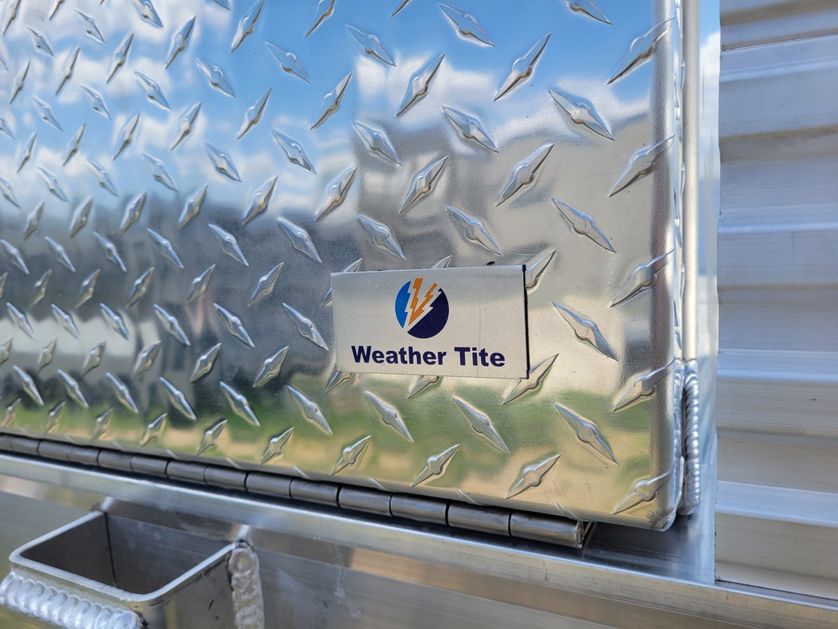 futurelinellc's tweet photo. Weather Tite tool boxes will keep your stuff in, and the weather out. A large variety of sizes are available. Call or message for details! https://t.co/UncR5Qsugx