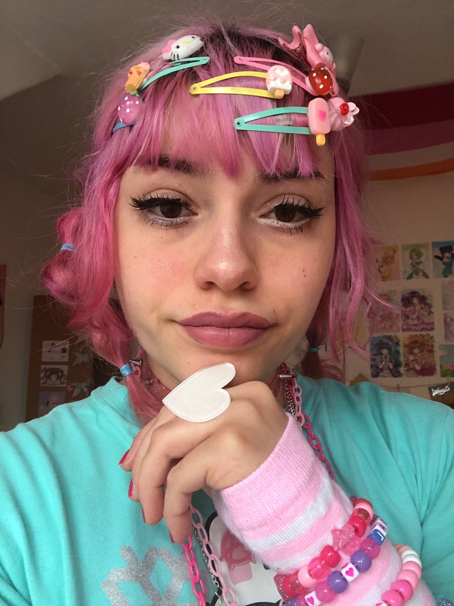 dollie tweet media