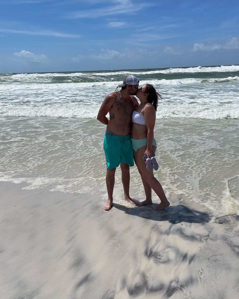 Kynbrooklyn's tweet photo. The perfect vacay ☀️💙 https://t.co/DEd0vbAGxb