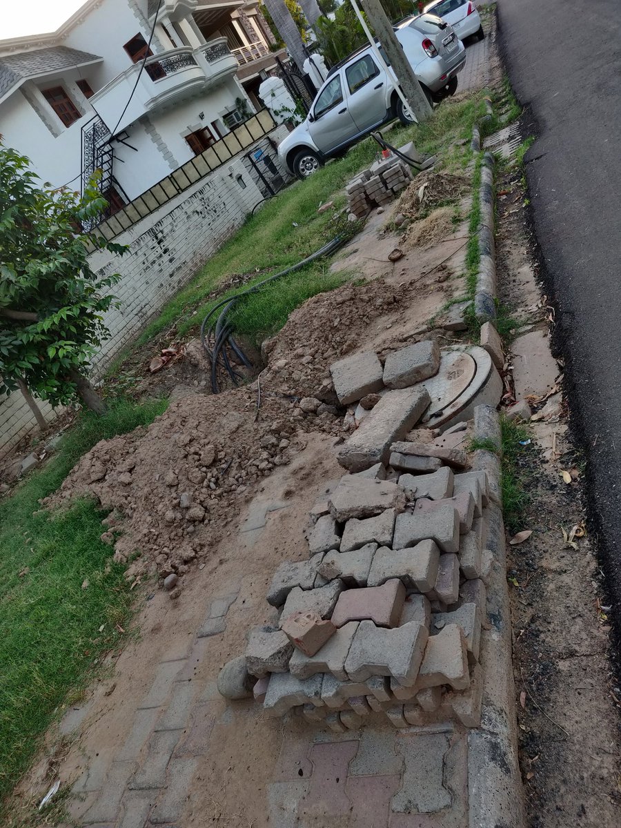 JotinderS's tweet photo. @bjpravikantchd @KirronKherBJP @MCChandigarh Airtel n Jiofiber have come n dug up sector 8, in name of laying internet fiber. In 6 months, they've not restored the landscape they destroyed. Not to mention, causing road hazard to general public. /@airtelindia @JioCare @fiber_jio https://t.co/eFTcvbzVrx