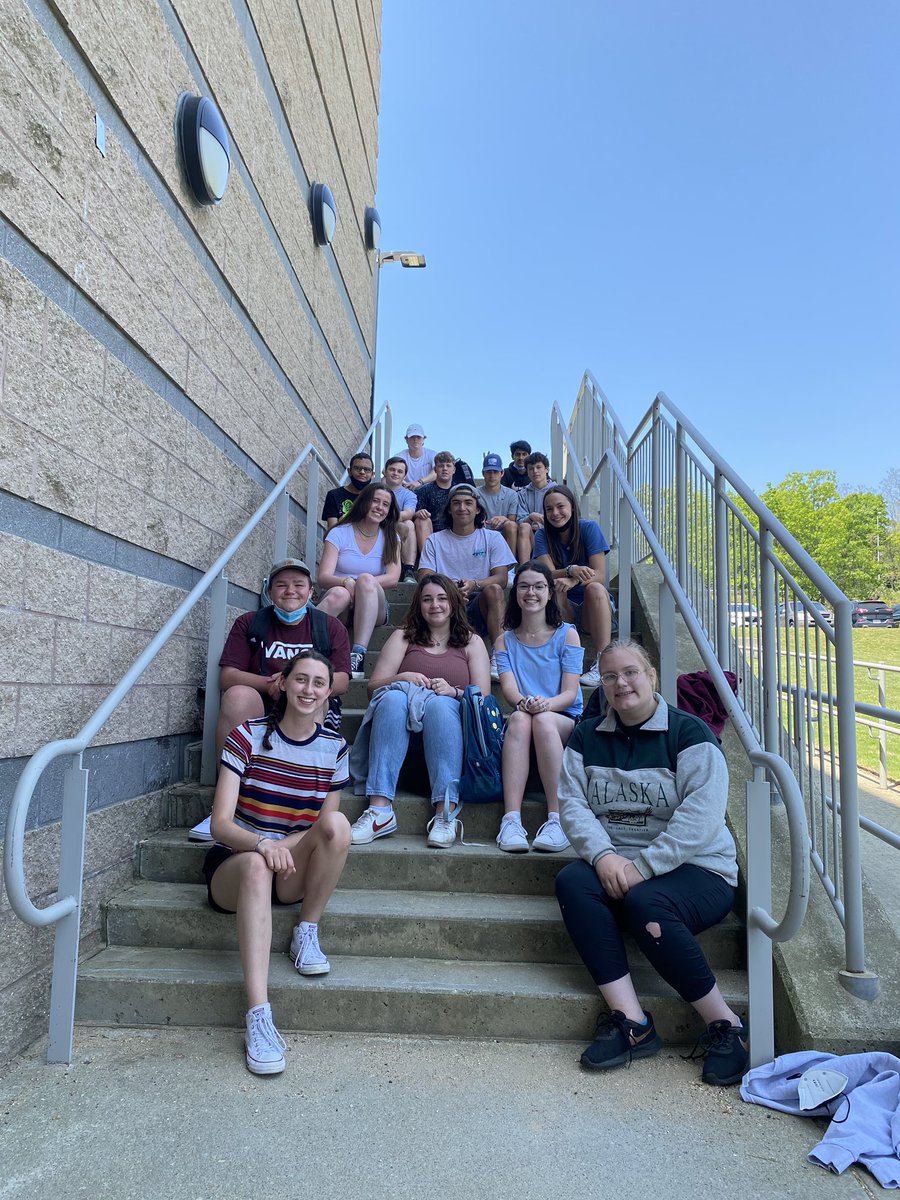 ms_fisha's tweet photo. Shout out to my APUSH group 🙌 they sent me a pic of them outside yesterday cuz they miss me! 💙 I miss you all too! Even though it’s been 2 weeks since the Exam, here’s our group pic and Tess rockin the Pitbull inspired T 😂👏 Happy Friday! 😎 https://t.co/7wbQSpZGp9