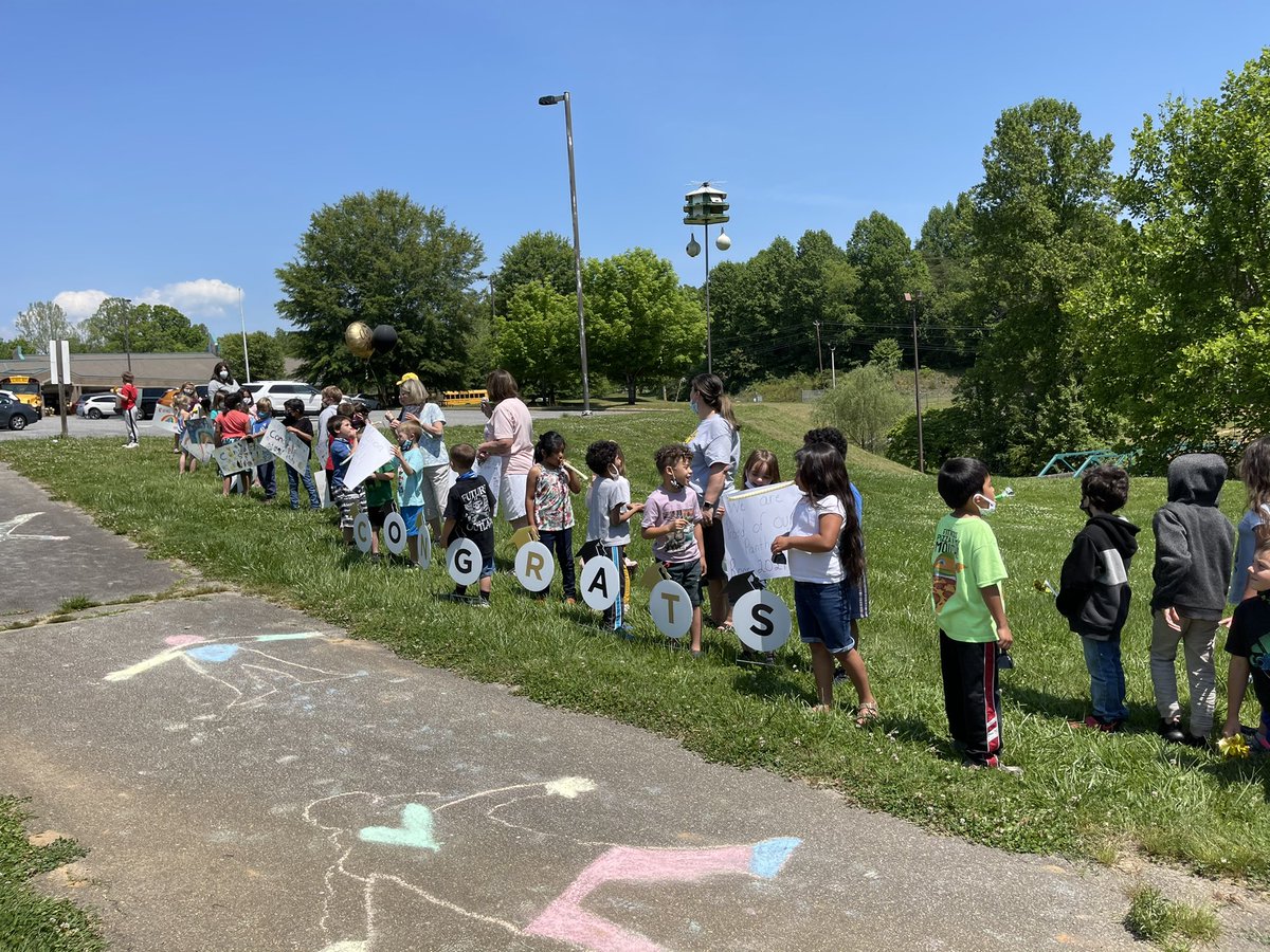 Congratulations to our WME Seniors... class of 2021! 
We are so proud of each and every one of you!  🎈 🎉 🎓