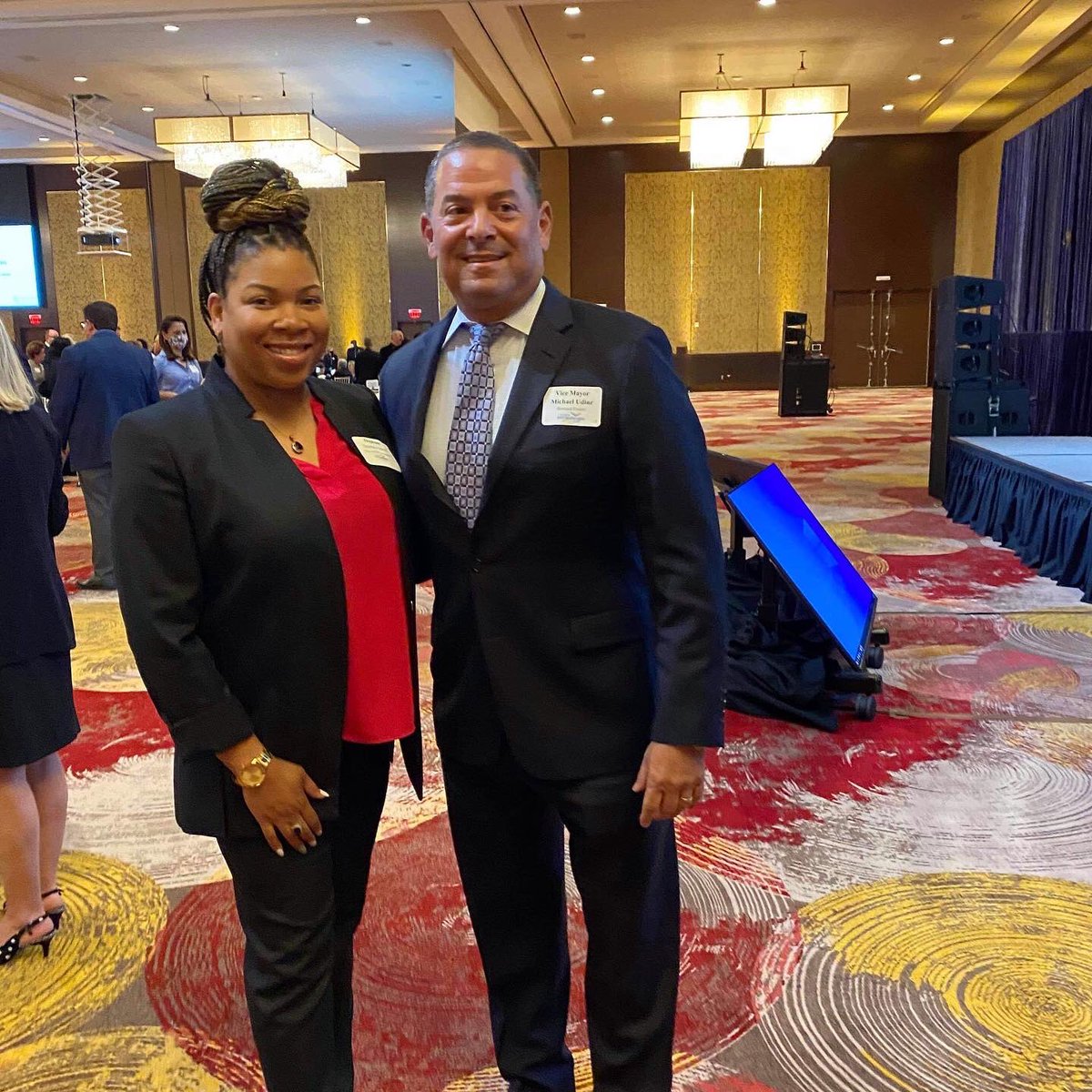 Michaeludine's tweet photo. Great to join the business community and local leaders at the @gflalliance Mid-Year meeting. The Alliance works to facilitate #businessdevelopment and #jobcreation in our region. Thank you for helping @BrowardCounty build a strong and diverse economy. #jobs #econmicdevelopment https://t.co/gVti3iNyJG