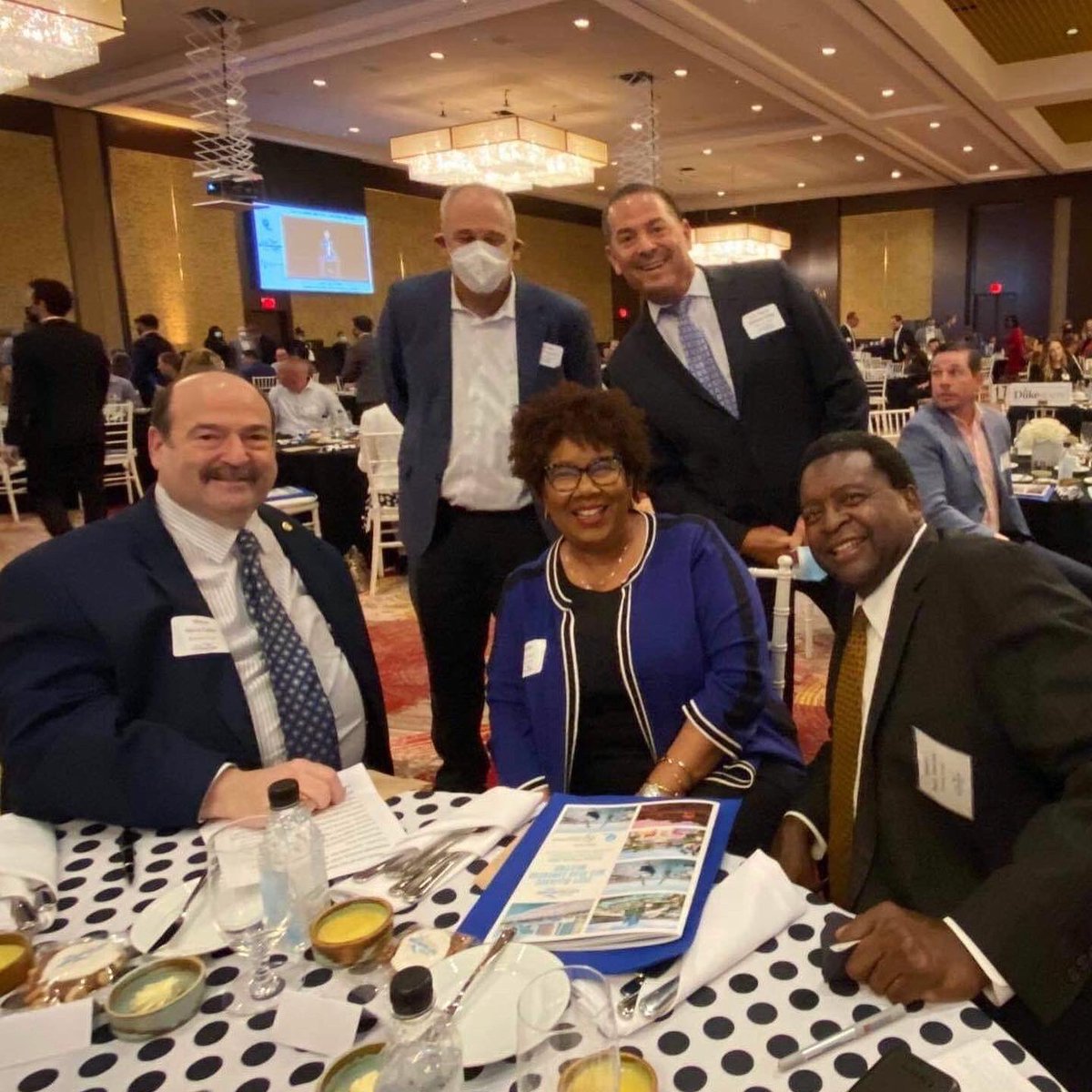 Michaeludine's tweet photo. Great to join the business community and local leaders at the @gflalliance Mid-Year meeting. The Alliance works to facilitate #businessdevelopment and #jobcreation in our region. Thank you for helping @BrowardCounty build a strong and diverse economy. #jobs #econmicdevelopment https://t.co/gVti3iNyJG