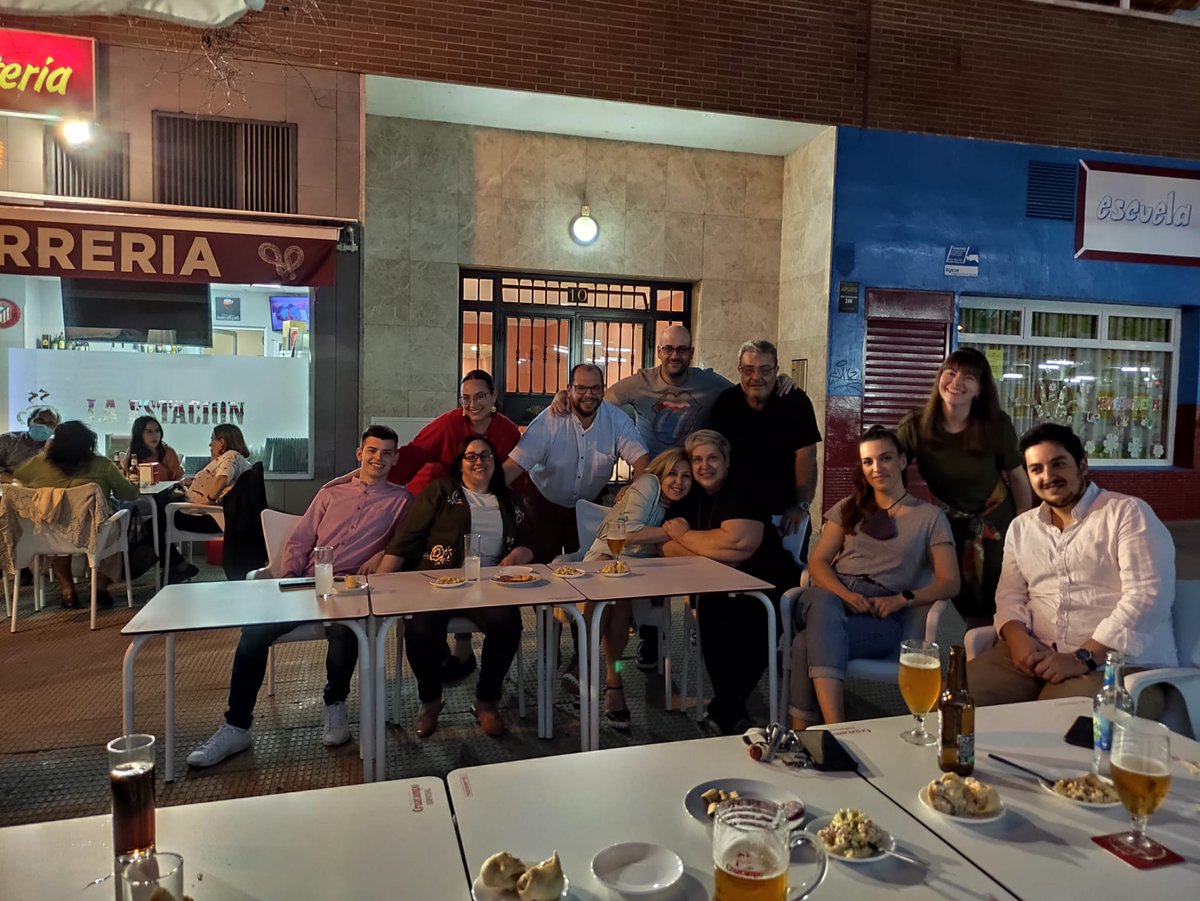 roascasibar's tweet photo. Día especial el de ayer, emocionado al ver a una parte de los míos después de todo lo que pasó.
Pronto iremos viéndonos y podremos darnos un abrazo, ahora a terminar la recuperación. https://t.co/ZMnTIaRrWA