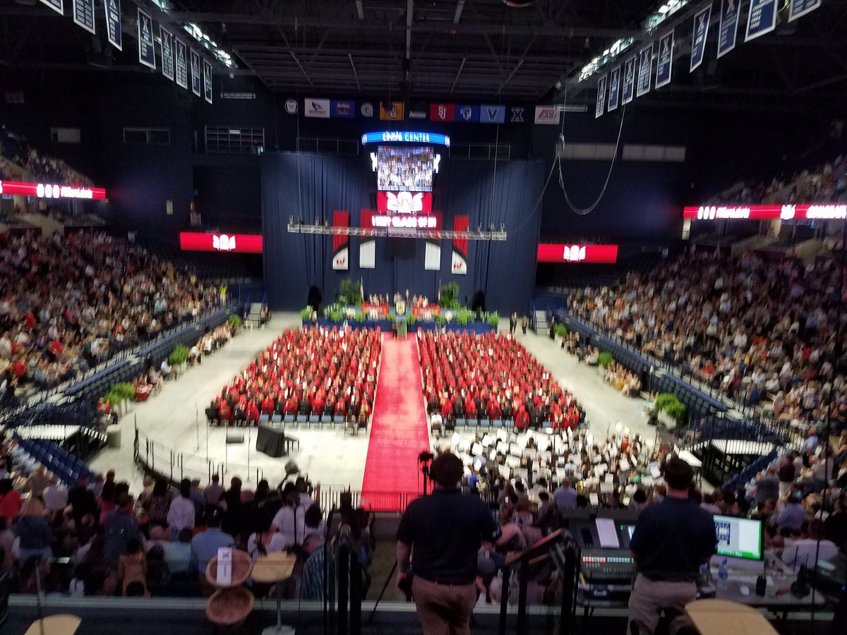 FirebirdTweets's tweet photo. Countdown! Tonight our Firebirds will walk that aisle and turn their tassels. Tune in https://t.co/3Zw9jGIIvG 5:00 (A-L) &amp; 8:00 (M-Z) #AAGF @SD_LODI @LakotaWestAD #WEareLakota https://t.co/cs3qanYxfi