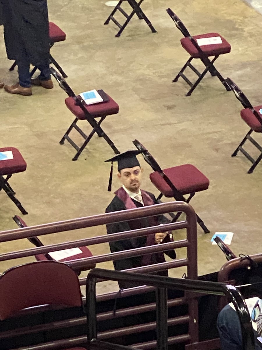 hberry24's tweet photo. #TAMUgrad https://t.co/pKQBh6h6e3