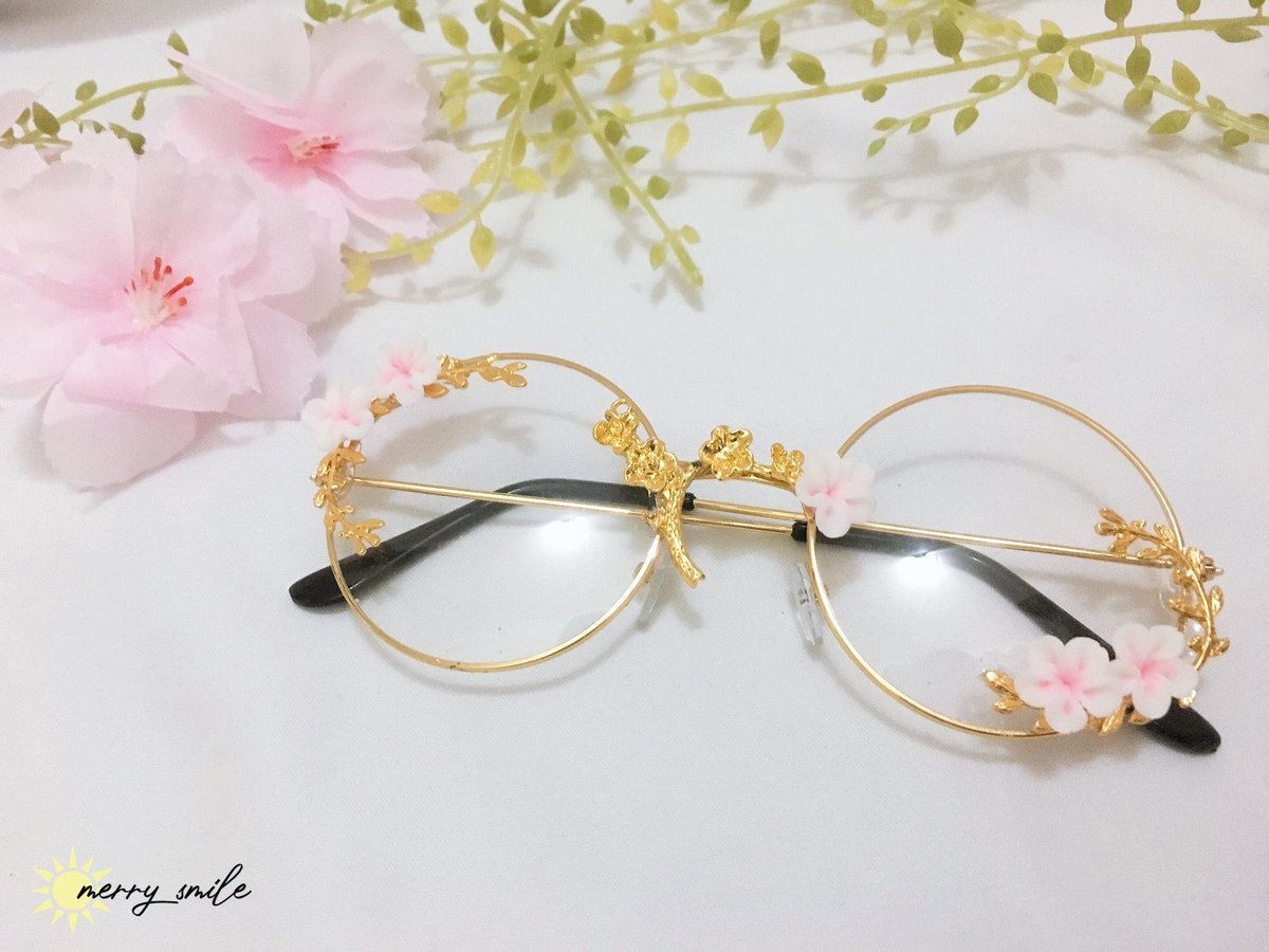 🌸Sakura Gift Giveaway 🌸

Celebrating 1.5k followers and the Sakura Kickstarter! 

Rules:
✨follow me
✨like + RT

Open Worldwide
One winner receive both items. 
They are handmade and will not be brought back. 
So this is a chance to win it 💕

Ends 5/28 12PM EST