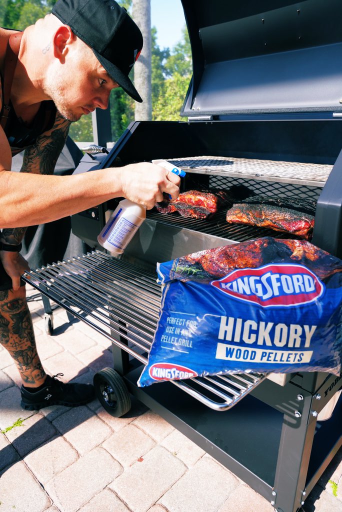 Kings don’t settle for ANYTHING less than 100% flavor… thanks to @Kingsford Hardwood Pellets for hooking it up 🔥🔥🔥 #KingsfordPartner