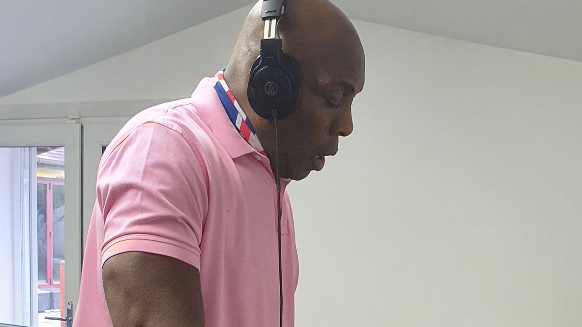 Evening its Friday night have a good one me takeaway and some tunes