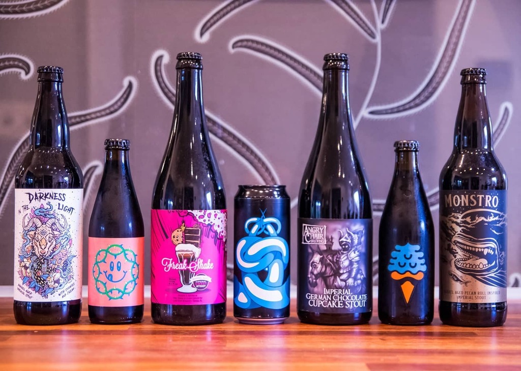 LinusNoren's tweet photo. Got myself some new beers from @omnipollovendingmachine. 😀
@angrychairbrewing, @hiddenspringsaleworks, @latestartbrewing, @omnipollo.
.
#beerhaul #beer #öl #craftbeer #cerveza #stout #impstout #beerporn #beergeek #instabeer #angrychairbrewing #hidden… https://t.co/14xsva2BEJ https://t.co/ql6mluluRf