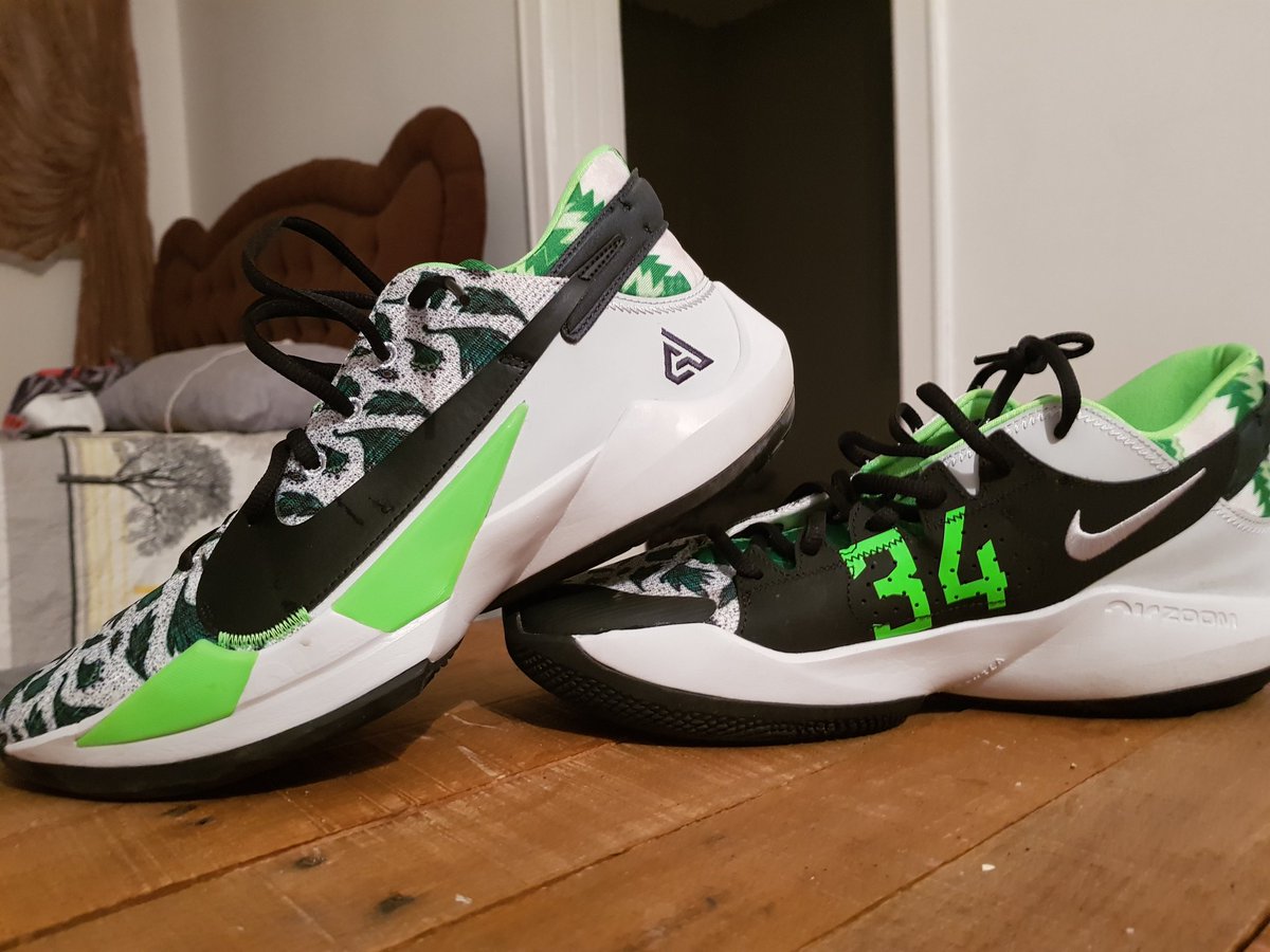 BURAKBLACKROCK8's tweet photo. Koleksiyona bir yenisi daha
#freak2
#antetokounmpo https://t.co/0yrbbb6unx