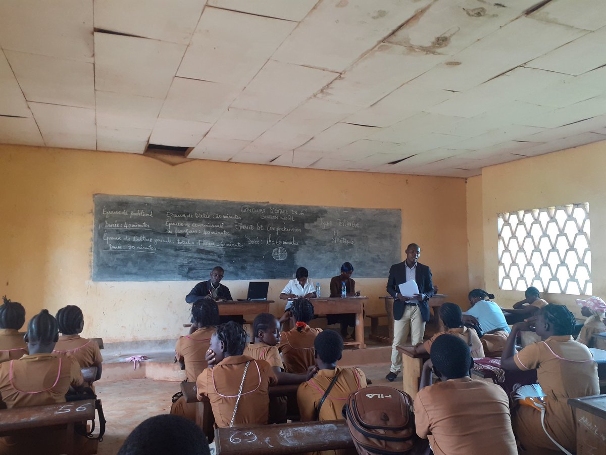 zenunetwork's tweet photo. Ce 19 mai 2021 s'est tenue au Lycée Bilingue de Nkoteng, 1e conférence-débat sur le thème "Jeunesse et réamement moral  : lutte contre la violence, la circulation et la consommation des substances pyschoactives en milieu scolaire". Cette conférence a été animée par un panel...
1/ https://t.co/WGrxudIDU0