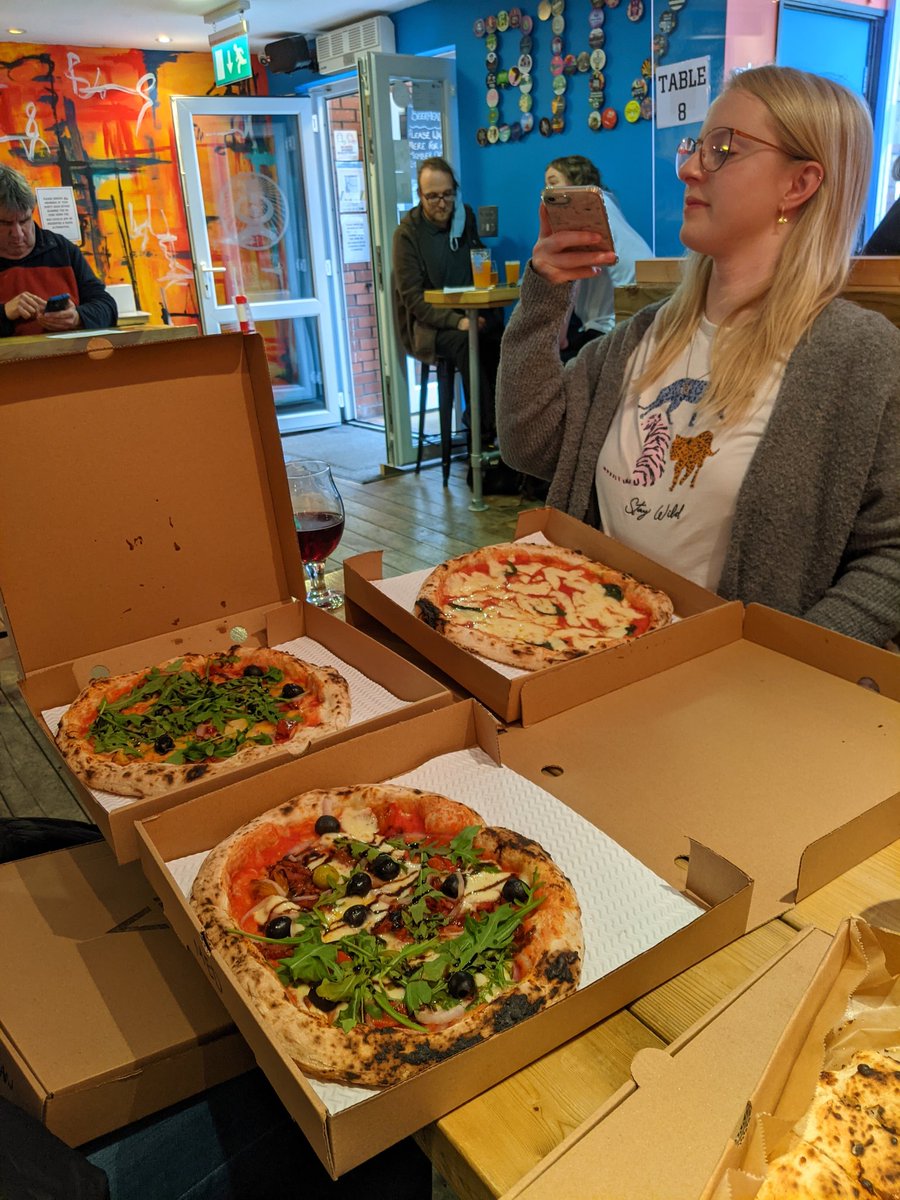 Get yourself to <a href="/BHZlincoln/">BeerHeadZ Lincoln</a> tonight for these INSANE Slow Rise Pizzas! Perfect beer and perfect pizza 😋 #FridayVibes