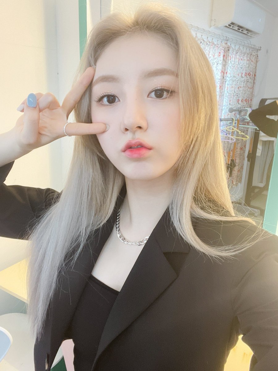 lightsumthinker's tweet photo. I CAN'T. SHE'S PERFECT. https://t.co/cNfzLPtz2b
