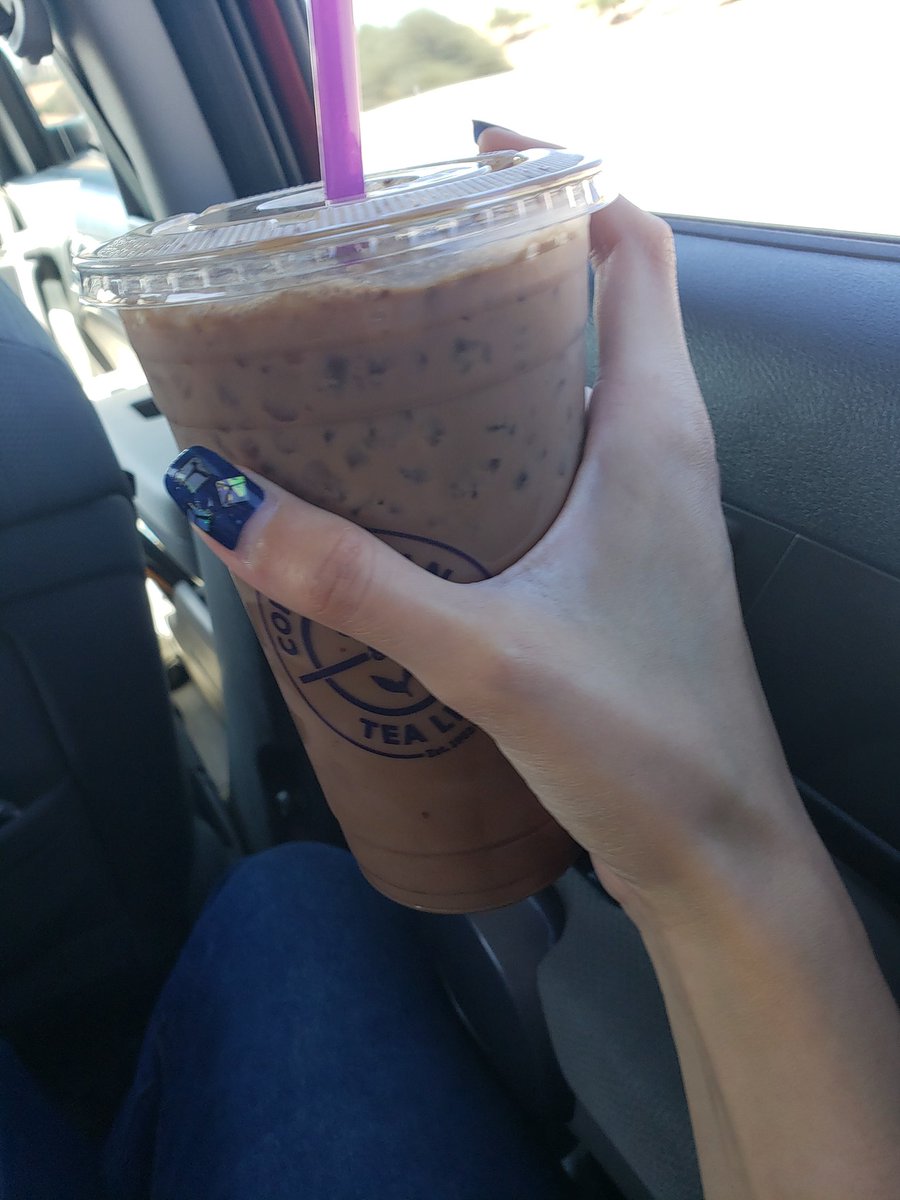 msvanitylang's tweet photo. Starting my morning off right with some coffee! 😊☕

#coffeeislove❤ #coffeeislife☕️ #coffeebean @TheCoffeeBean #coffeebeanandtealeaf #cbtl #butfirstletmetakeaselfie #selfie #gelmanicure #gelmani #handposing https://t.co/mKb2SWHk4l
