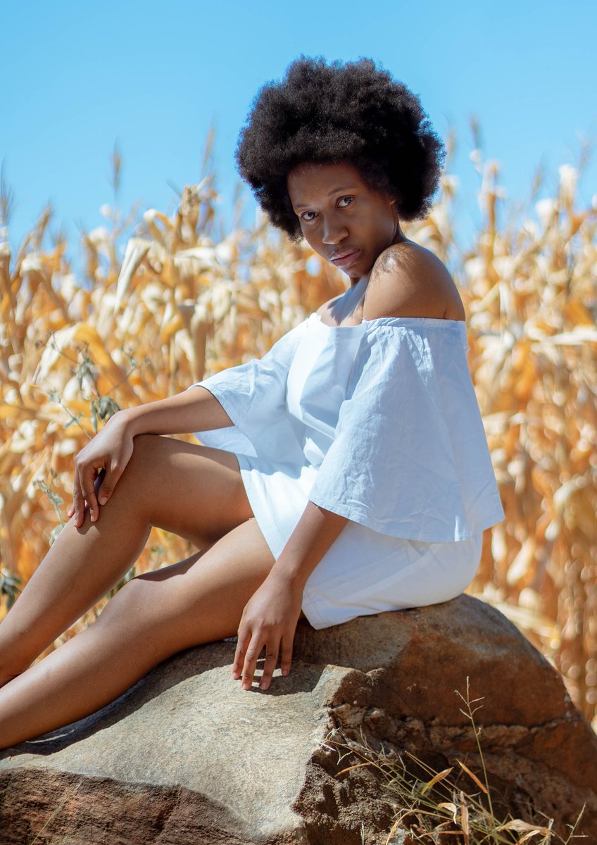 Tatenda_Avocado's tweet photo. Posting my photography for the first time on Twitter, please show some love, tnx. 🥺👉🏻👈🏻 We created these in my friend's backyard.

📸: @Tatenda_Avocado 
Model: knew_magic_wand (IG)
🇿🇼 https://t.co/oCobSpLfwf