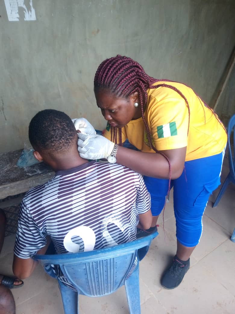 UdalaFCU's tweet photo. Our team Nurse, @ChinazaVictori7 treating an injured player during the just concluded #UdalaScoutingProgram at #NerosStadium #Nanka https://t.co/4IXhC6gWJz