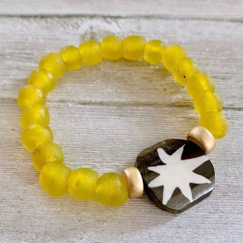 TheBeadChest's tweet photo. Nicole Camille Designs always has their colors on point! πβ¨
What have you been designing this month? πβ¨
Starfish Design Batik Bone Beads -
https://t.co/eJ5UiIH23X
#TheBeadChest #Beads #DecorativeBeads #Handmade #HomeDecor #Bracelets #StackerBracelets #DIYCrafts https://t.co/sJYvkXCKyY