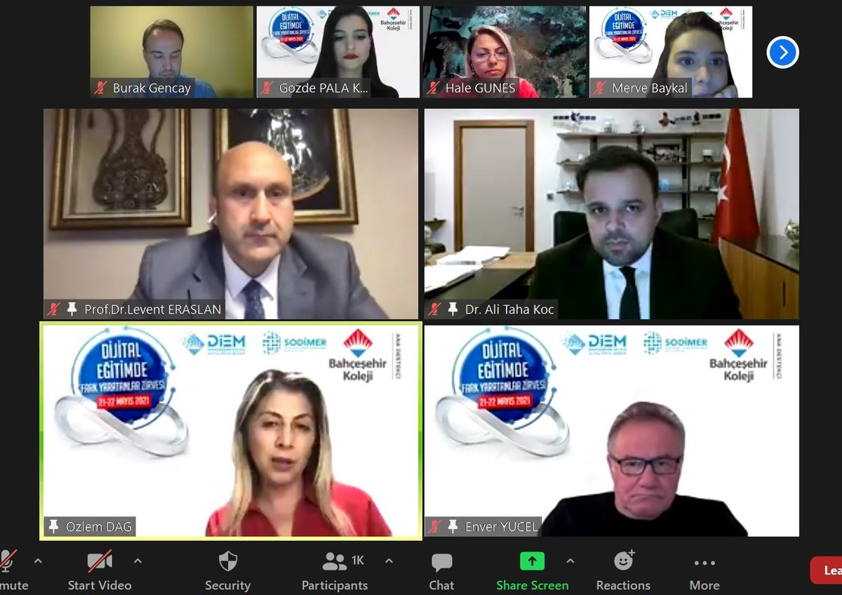 Dijital Eğitimde Fark Yaratanlar Zirvesinde Eğitimin Dijital Lideri BUEK Başkanımız Sn. Enver Yücel, Genel Mdr. Yrd. Özlem Dağ, T.C Cumhurbaşkanlığı Dijital Dönüşüm Ofisi başkanı Dr. Ali Taha Koç ve SODIMER başkanı Prof.Dr. Levent Erarslan'ın açılış konuşmaları ile başladı. 💙❤️