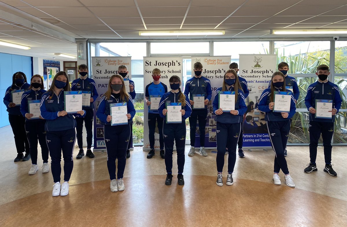ciaranreade's tweet photo. 3 very prestigious awards were presented to TYs today for their involvement in @GaisceAward, @LiFTIreland & ‘College& Career Readiness’ Cert from University of Vermont @BrilliantCFES! Took great pride in presenting these to such a dedicated group #TYinRush #Leaders @stjosephsrush https://t.co/hb4ujQZJGW