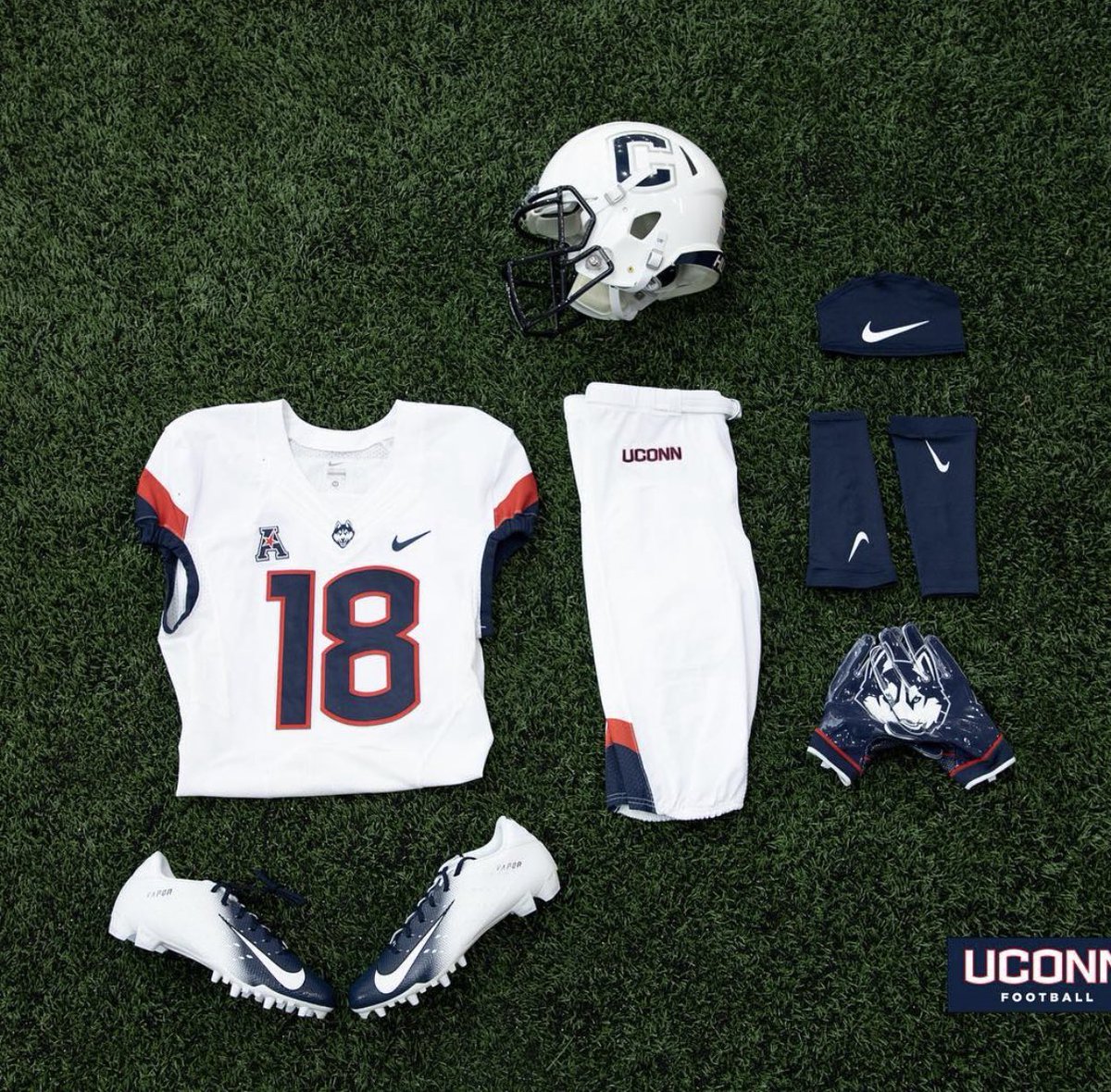 Blessed to say I have earned another offer from <a href="/UConnFootball/">UConn Football</a> 🐺 🔵⚪️<a href="/CoachASmith3/">Aaron Smith</a> <a href="/CoachPapaDukes/">Jason Dukes</a> <a href="/Tc_robinson5/">CoachT_Rob</a> <a href="/CoachLawJ/">Law Johnson</a> <a href="/crew_campbell/">Crew Campbell</a> <a href="/CoachRaw_/">Coach Raw</a> <a href="/ATLRecruits/">Coach Zay (Xavier Williams)</a>