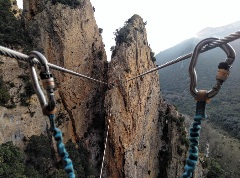 radio_vitoria's tweet photo. 🥾 La Vía Ferrata, ubicada en el #concejo de #Sobron, estrena un segundo itinerario HARRI GORRI 🧗♂️
#Lantaron @AnanakoKuadrila @ananaturismo
📻 #Herrian @AcoaAke https://t.co/dI4l57tXbN