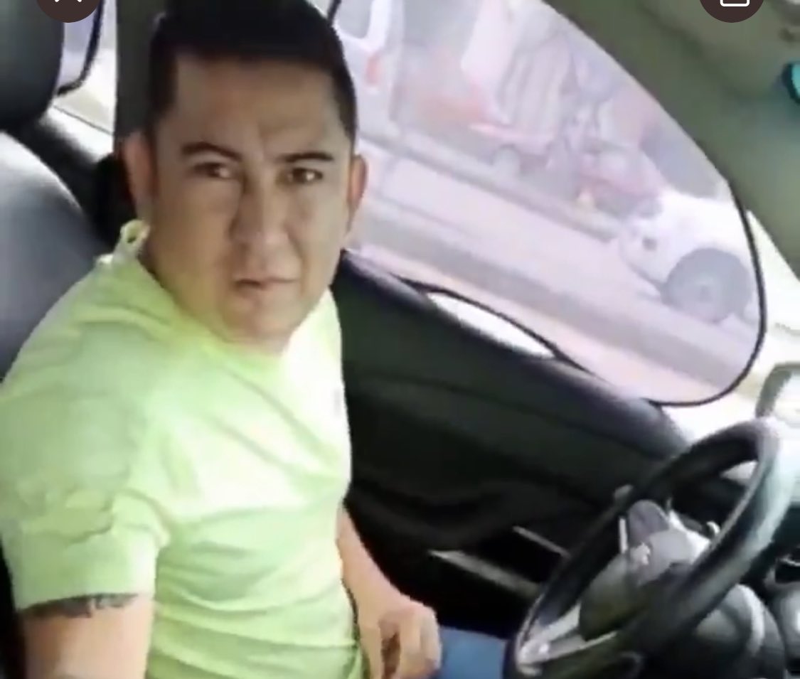 Se busca por acción que podría ser catalogada como acoso sexual, el acto,   captado en camara, está publicado en la cuenta de <a href="/SergioNovelli/">Sergio Novelli</a>