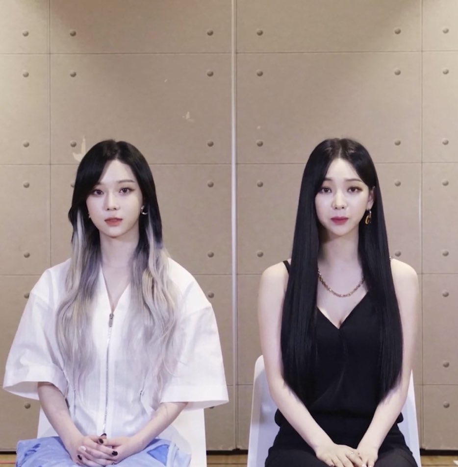 : ลูกคุณทำสีผมมันผิดกฎโรงเรียนนะรู้มั้ย
: สีนี้ไม่สวยหรอคะ