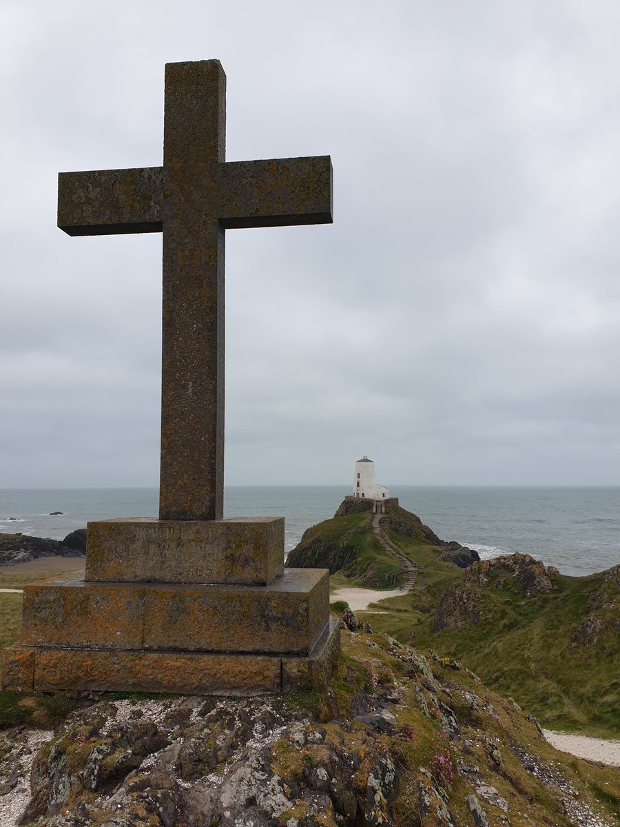 @AngleseyScMedia a double whammy of Anglesey Spirituality for me today. The lesser known? Replica of the Madonna at Lourdes shrine built by the Monks at Henlly Hall when it was Henlly Friary, and Llanddwyn, my favourite go to place on the planet, even in the pouring rain.