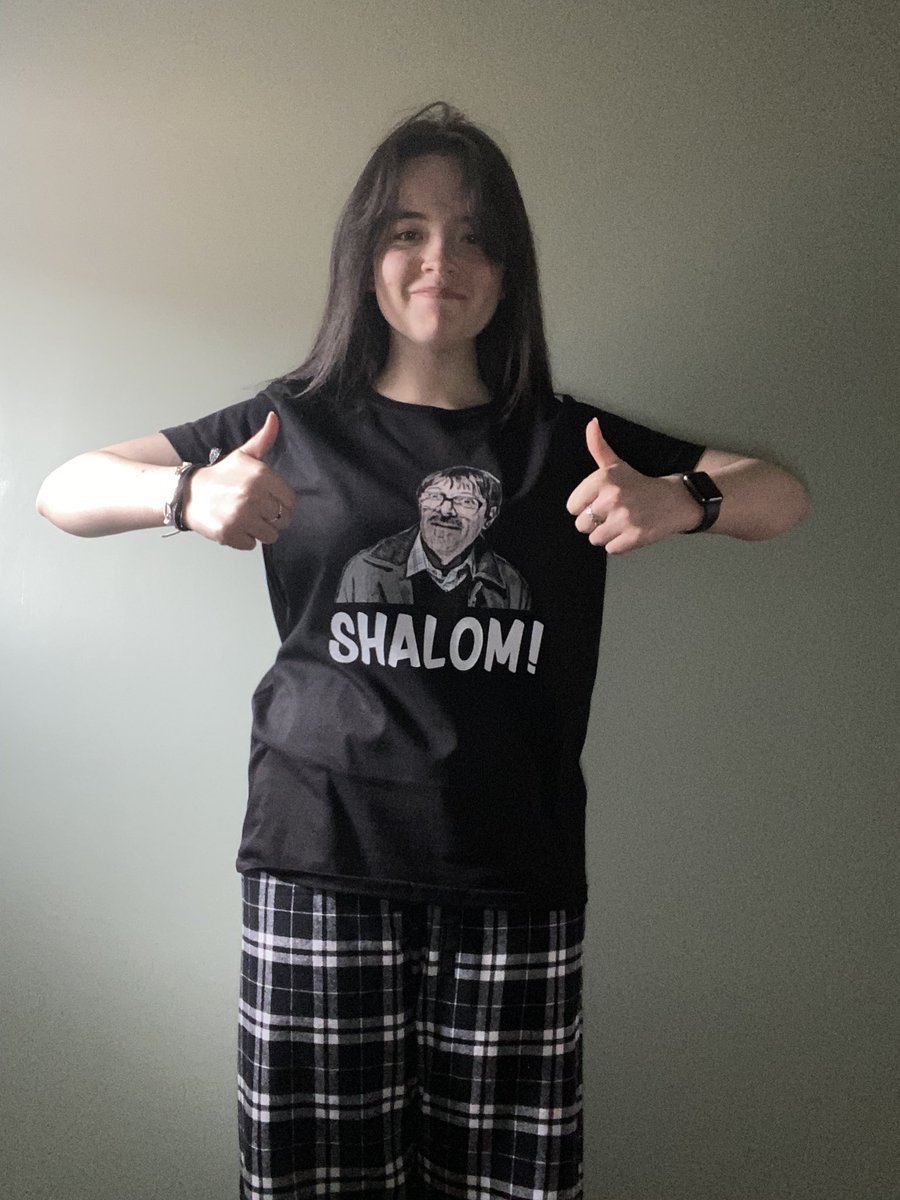 Stephieg36's tweet photo. @carl_army @rosentweets when you’re 14 year old picks these pjs for a girlie sleepover 😂😂 #fridaynightdinner #Shalom https://t.co/IMMGq6WQld