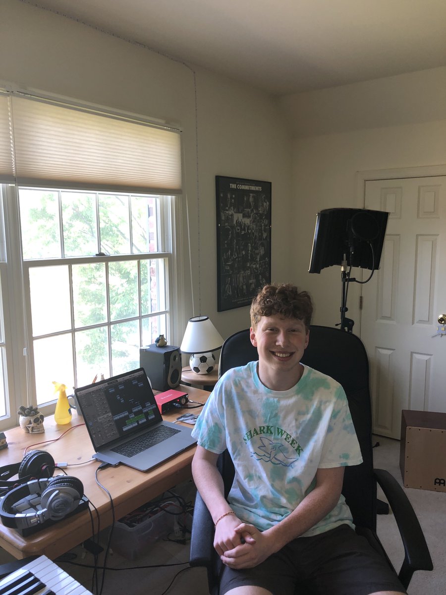 WWPMusicTech's tweet image. Congrats to HSS Senior Luke Kiernan on receiving the Student Choice Award at this year&apos;s NJMEA Music Technology Expo. WWP excels on the stage AND in the studio. Congrats Luke!