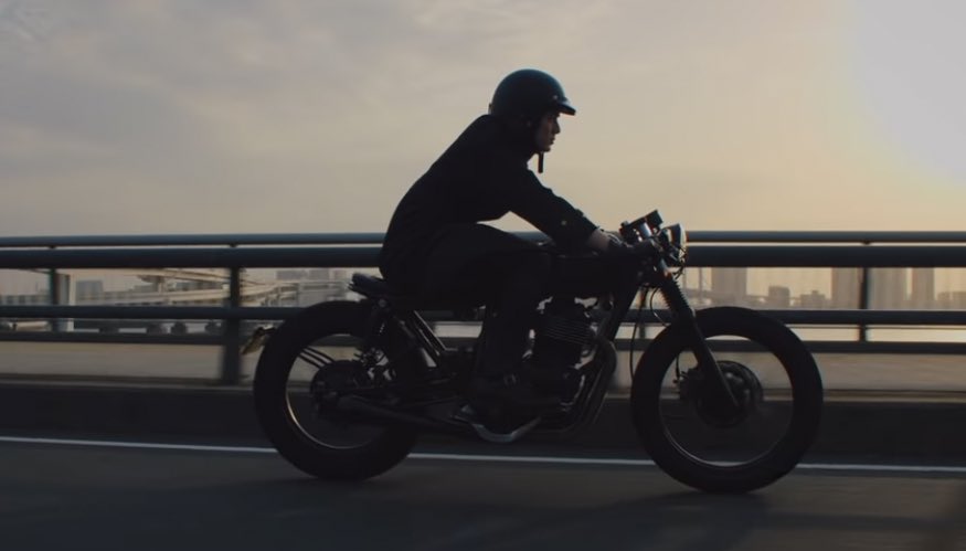 バイクめちゃくちゃカッコいいんやけど〜🏍 ずっずさんも乗った？ 乗り