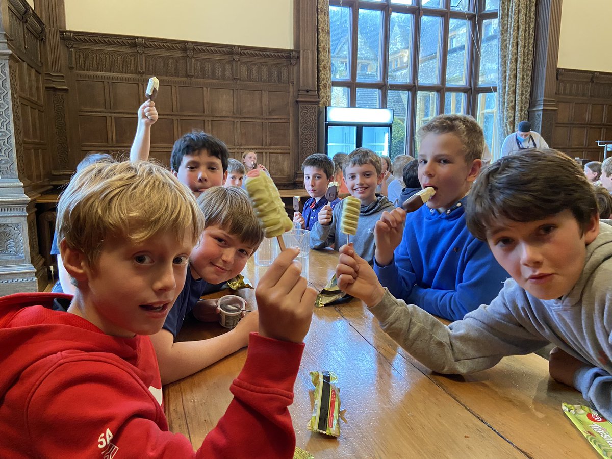 WHS Boarding tweet media