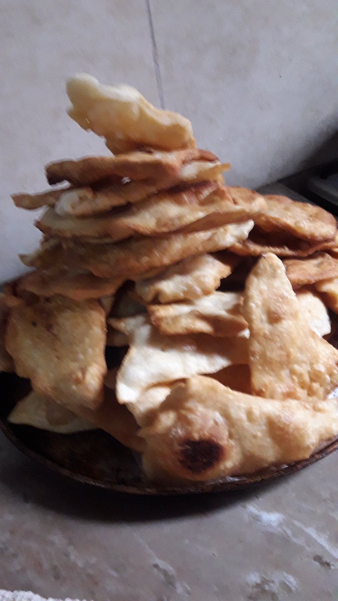DorisRomy198's tweet photo. @roxyvazquez Día de tortas fritas 🌧 https://t.co/JkumEFIeEv