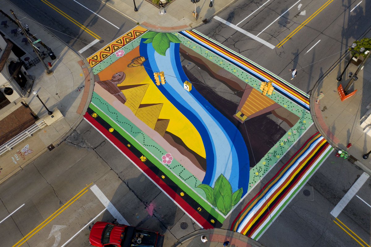 Read of the Week: ‘Asphalt Art' is revitalizing communities &amp; making streets safer across 16 US cities - incl. #Saginaw, #KansasCity #Norfolk &amp; #Chattanooga. ‘We want to try and help cities do wonderful things to their public realm,' Kate Levin <a href="/BloombergAssoc/">Bloomberg Associates</a> tells <a href="/NYTimes/">The New York Times</a> ...