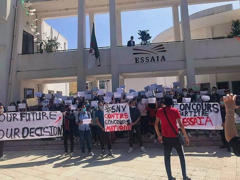 NdnAnais's tweet photo. @ESSAIA_DZ
J3 de la Grève à l'ESSAIA contre le concours
#ESSAIA #ESSAIA_Contre_Concours_national
#Contre_Concours_national_SNV_MI_architecture_EHEC https://t.co/dXeXeKUY8g