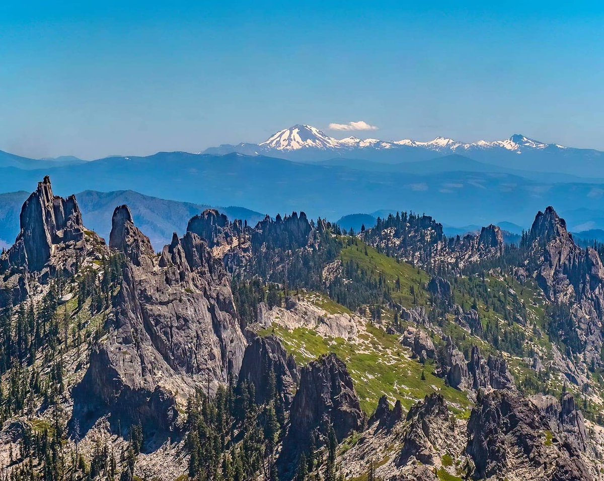 SeeSiskiyou's tweet photo. Love this view of #castlecrags and #mtlassenπ·: https://t.co/V7UAUWYBjE #discoversiskiyou #seesiskiyou #siskiyou #visitcalifornia #siskiyoucounty #upstateca #shastacascade #california #norcal #naturecaptures #travelshots #norcalpulse #caliexplored #pnwdiscovered #castlecrags https://t.co/p5KvfaBGSX