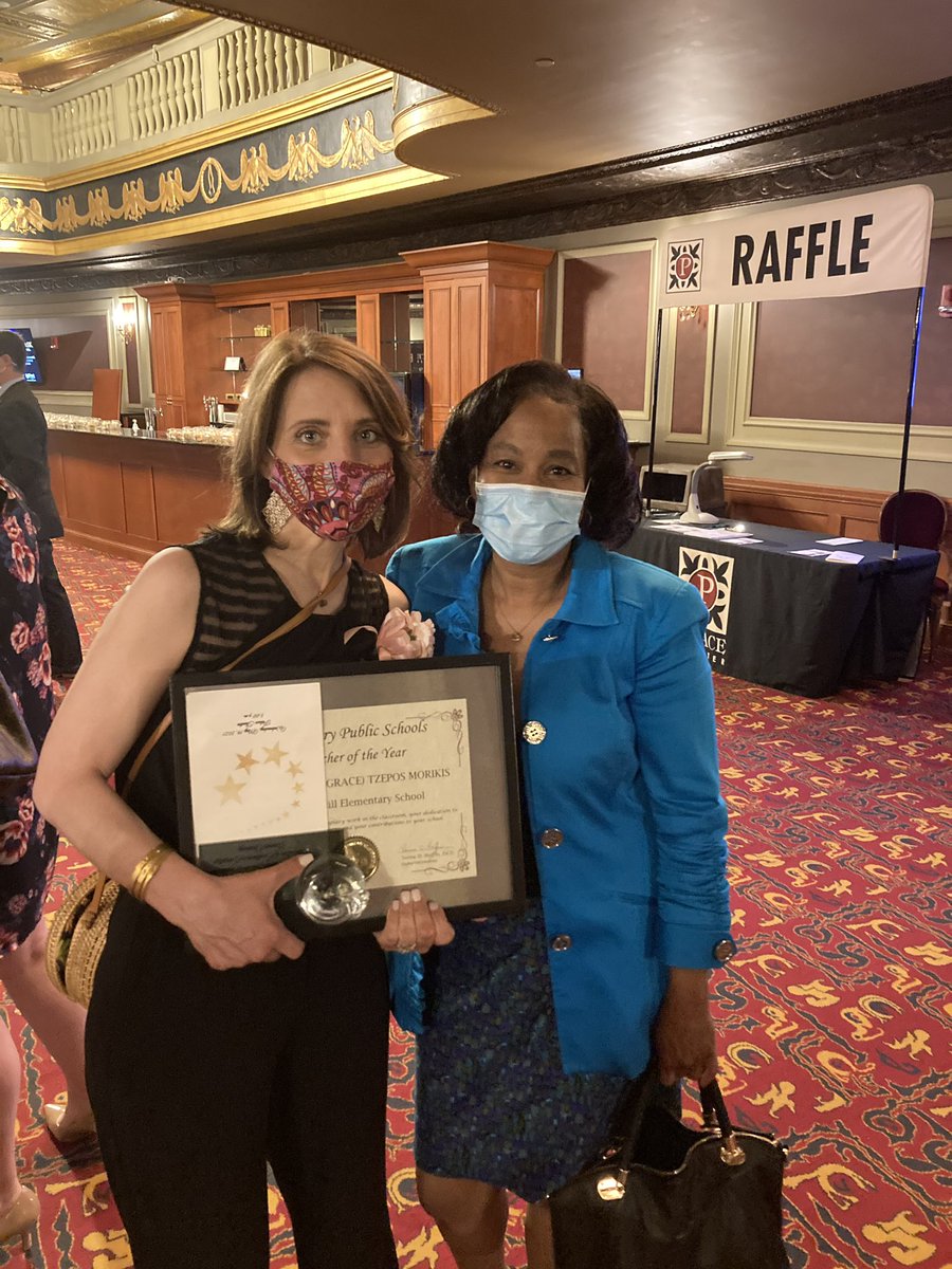 EmilyGriffinVP's tweet photo. 🎉Congratulations to Mrs. Morikis,🎉Bunker Hill’s Teacher of the Year! Thank you for all that you do! https://t.co/vIxAUK0km2
