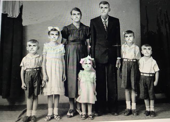 LulaDilma13's tweet photo. Um trending que não posso perder 

BOLSONARO VAI TOMAR NO CU https://t.co/c3PVGcIr9J