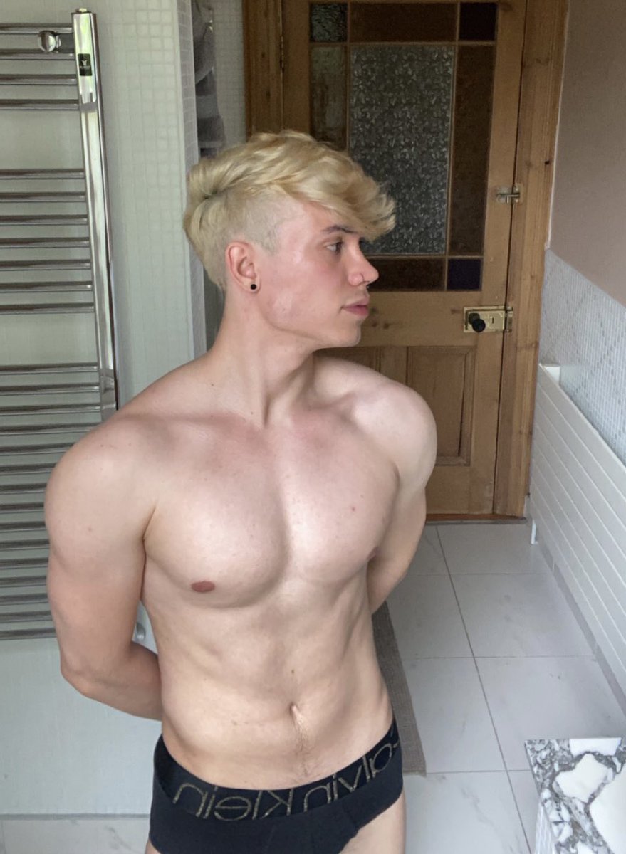 vinantoni's tweet photo. I could literally cry looking at the difference in these
2018                //            2021 https://t.co/IdSzUesAe0