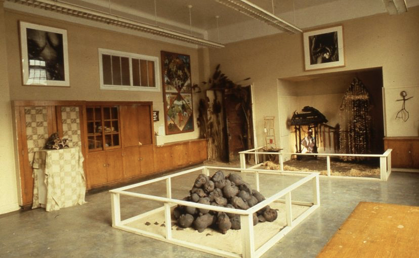 StudioProject_'s tweet photo. Fred Wilson’s work has included extensive work in museum archives. Beginning in the late 80s, Wilson used his talents to create "Rooms with a View", a series of "mock museums" that address how museums consciously reinforce racist beliefs and behaviors.
#contemporaryartist #arted https://t.co/g2Qye1CxBa