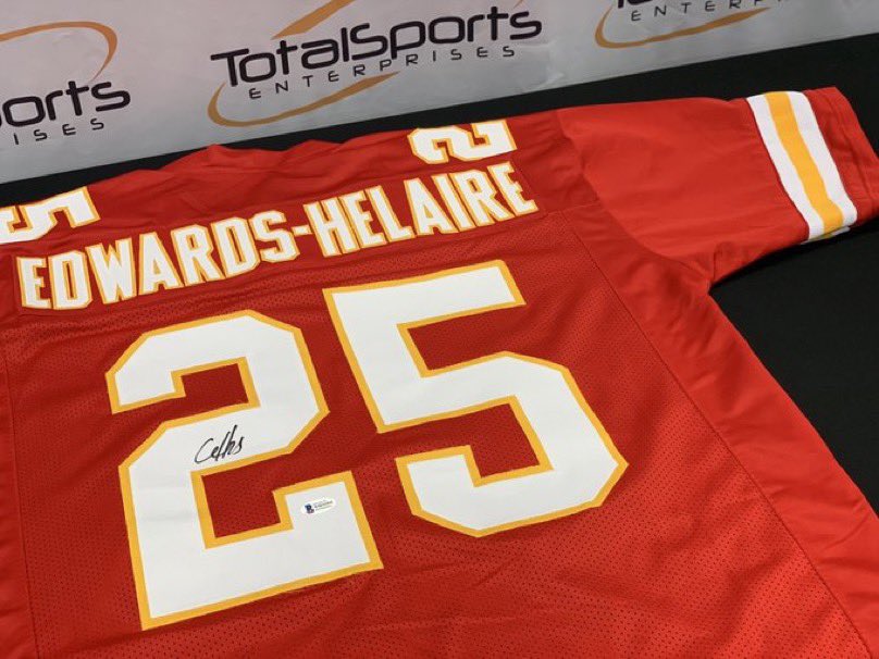 🚨GIVEAWAY TIME🚨

Do you want a chance to win this signed Clyde Edwards-Helaire (<a href="/Clydro_22/">GLYDE</a>) jersey from <a href="/TSEKansasCity/">Total Sports Kansas City</a>?✍️

To enter all you need to do is:
1️⃣ RETWEET this tweet
2️⃣ FOLLOW <a href="/ArrowheadLive/">Arrowhead Live</a> &amp; <a href="/TSEKansasCity/">Total Sports Kansas City</a>

Giveaway ends 5/29 at 6pm CST!⏳
#Chiefs | #ChiefsKingdom