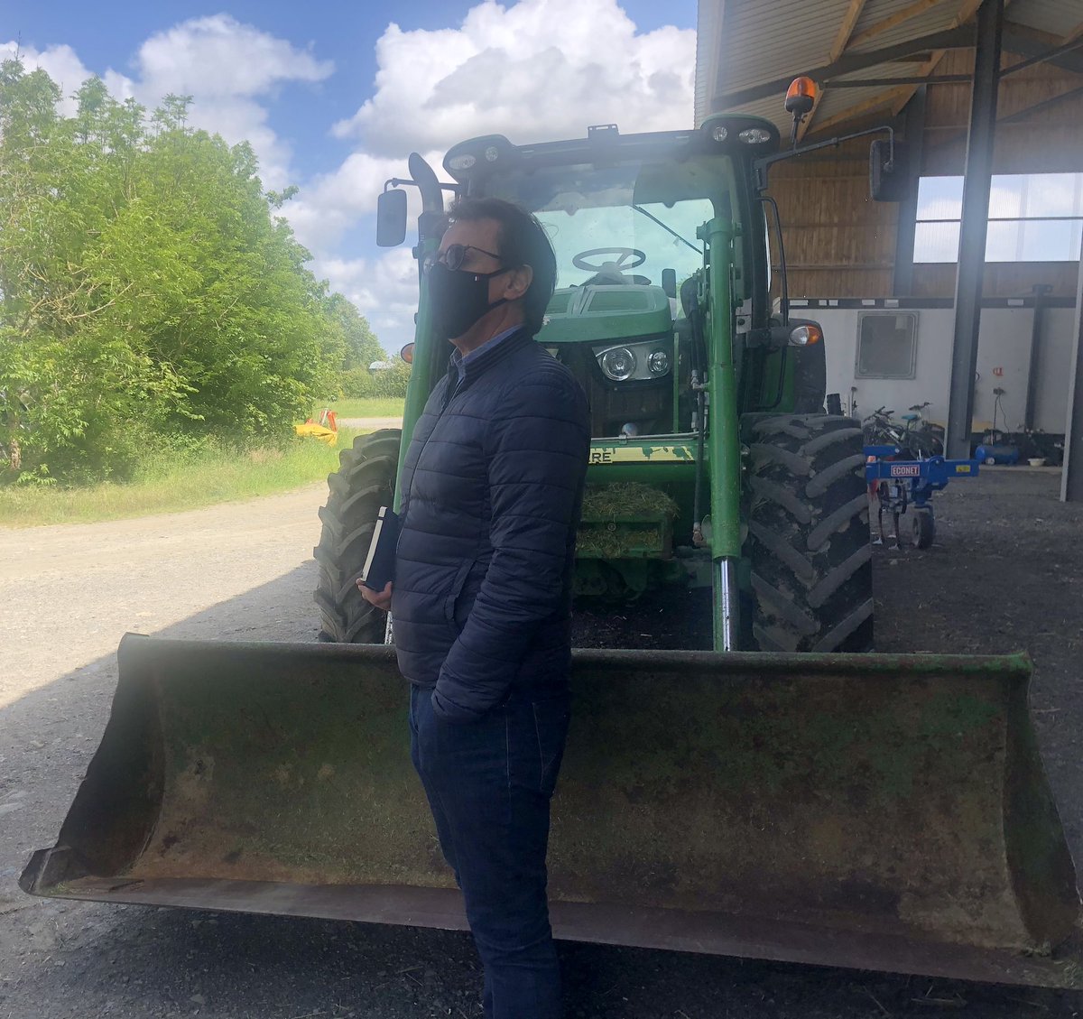 AndreMARTIN126's tweet photo. RDV avec @EricGrelier et @PatMaussion chez Frédéric Robert exploitant agricole à #Angrie pour évoquer notamment la problématique de l’équipement agricole alternative au traitement pesticide... des efforts colossaux pour préserver son outil de travail et offrir des produits sains https://t.co/LWdfq3p1yo