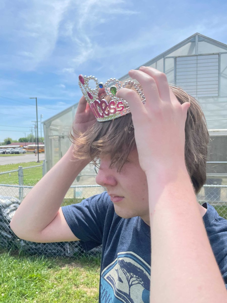 BElivewire's tweet photo. Today we held the journalympics. After a slow start, journalism battled back to tie at six events each. Ian Anderson overcame a 3-1 deficit in knockout to seal the win for the yearbook team. So glad we got to contest the event after missing last year. One of our favorite days. https://t.co/HZTpPkeSP2