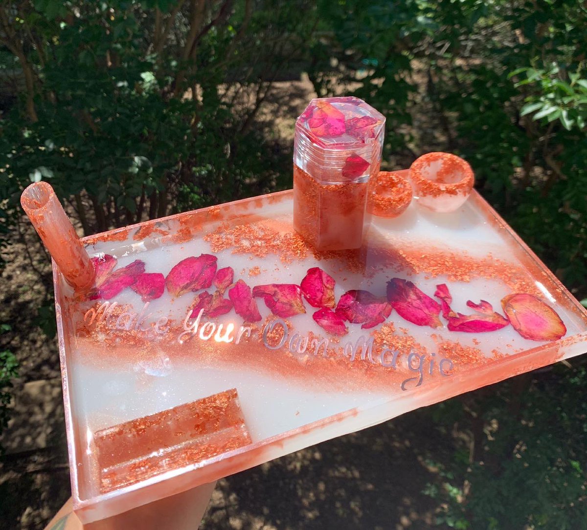 _aricreationss's tweet photo. Who doesn’t love roses ? ❤️🌹

Everything 20% off ✨

P.s I’m 5 sales away from 1k so all support is appreciated 💛

https://t.co/rgBfRsK8Gp https://t.co/5R8y1KhC2Y