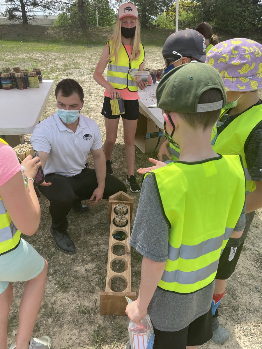 DEMARIABUILD's tweet photo. Yesterday we had an amazing day with students and teachers from @NoviWoods. Members from @DTE_Energy, @cityofnovi, @BeesInTheD and DeMaria taught about butterflies, bees, honey and soil in our pollinator garden. Thanks to all involved!
#DeMariaBuild @MrsDonberger @MsLeonNoviWoods https://t.co/AkN1BAg5Pt