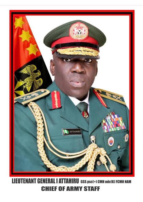 #BREAKING: Nigeria Chief of Army Staff, Lt. Gen Attahiru Ibrahim <a href="/HQNigerianArmy/">Nigerian Army</a> dies in plane crash in Kaduna. He was in company of other senior military officers. Details later.#NigeriaMourns