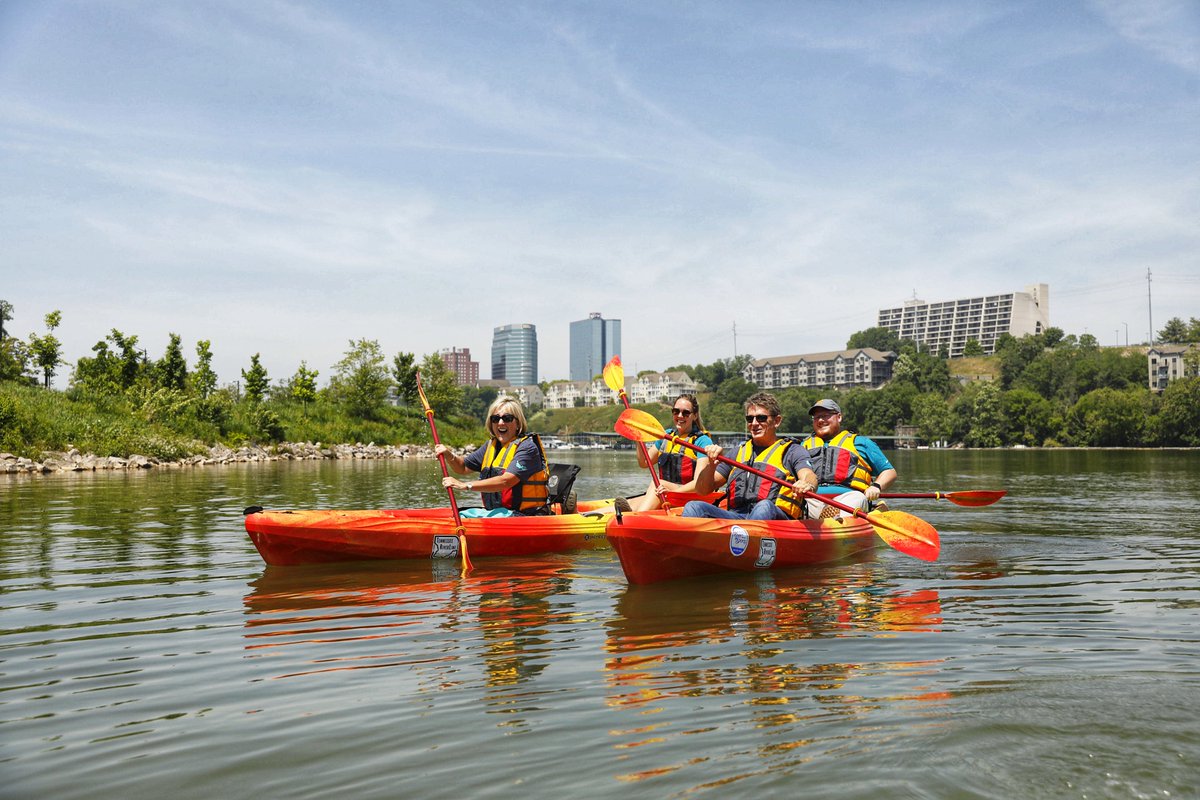 UTKnoxville's tweet photo. The @tnRiverLine is officially launched! The initiative is developing the next great regional trail system along the Tennessee River. @DondePlowman and @randyboyd helped break in the fleet of new kayaks that were donated to partners along the river with support from @TVAnews. https://t.co/RVoILRWQZl