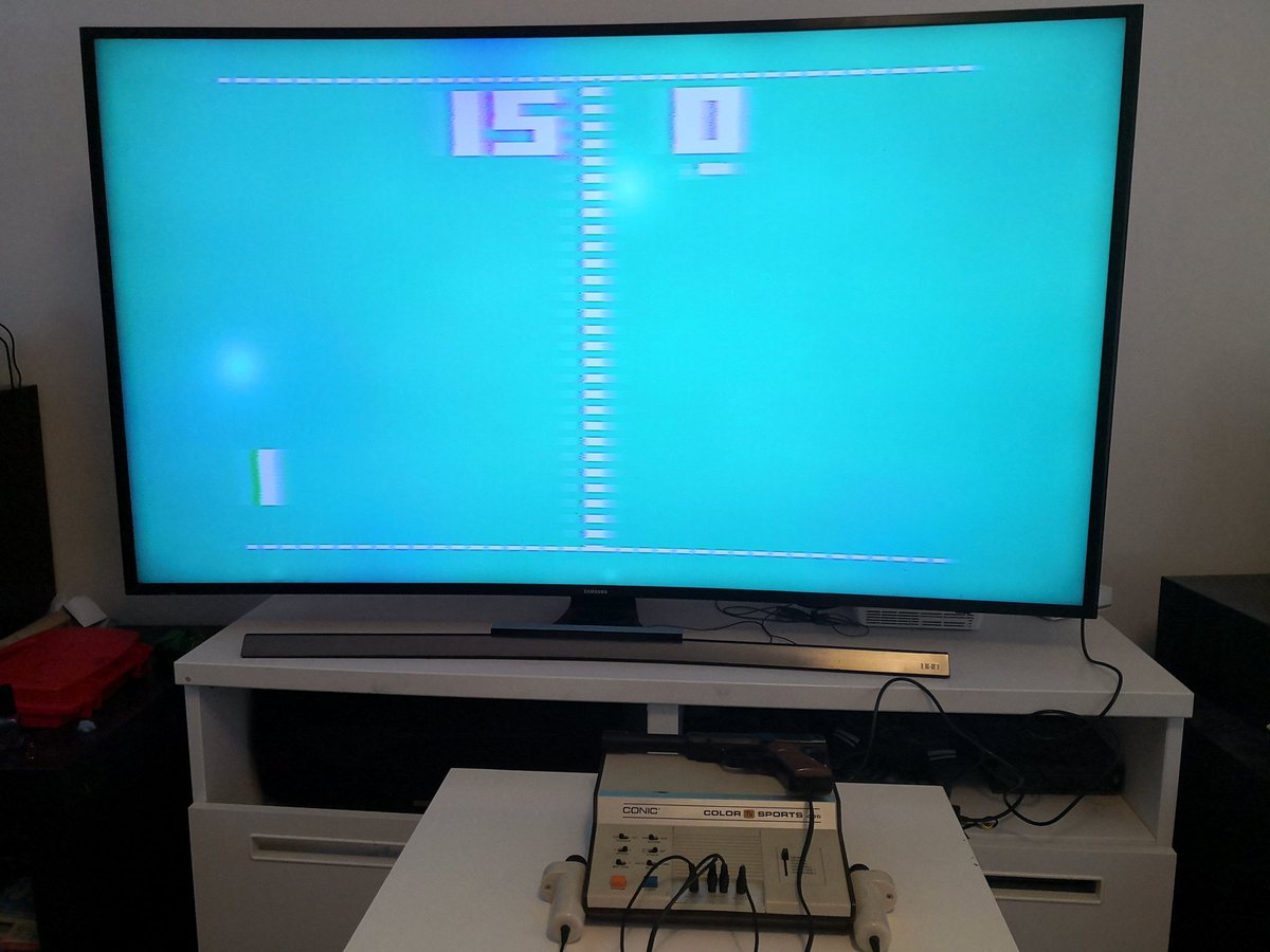 ajoverc's tweet photo. Mi primera "consola" habrá saltado los 40 y aun funciona...😲  @Alfon_Arranz esta creo que seria el abuelo en un retro de videojuegos. https://t.co/NEhH9BNYeV